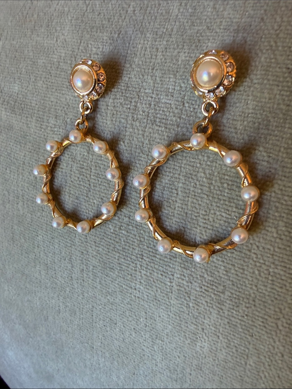 Vintage 1990s Gold tone Woven faux Pearl Hoop-Drop Statement pierced Earrings